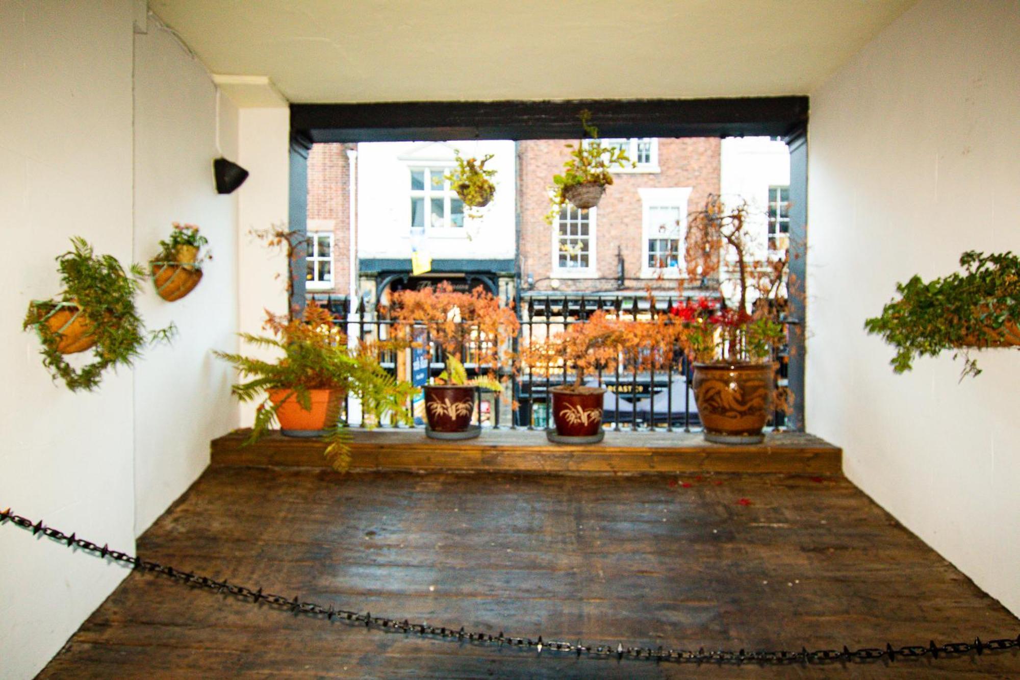 Built 1804 Caldecott Town House On The Rows By Rework Accommodation Chester Bagian luar foto